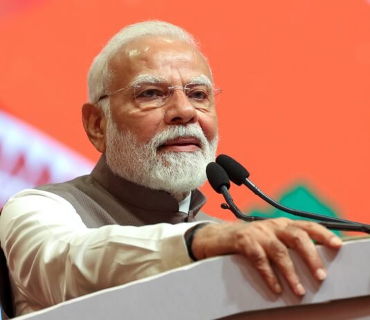 पीएम मोदी जापान के प्रधानमंत्री शिगेरु इशिबा के साथ वार्षिक शिखर सम्मेलन में।