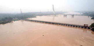 Delhi Yamuna Flood Crisis – Waterlogged streets in Majnu ka Tilla, Geeta Colony and Nigambodh Ghat as Yamuna river crosses danger mark