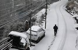Kashmir Snowfall News, Srinagar Airport Flight Status, Jammu Srinagar Highway NH44 Update,